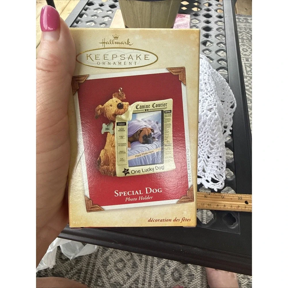 Hallmark Keepsake Ornament Special Dog Photo Holder 2004‎